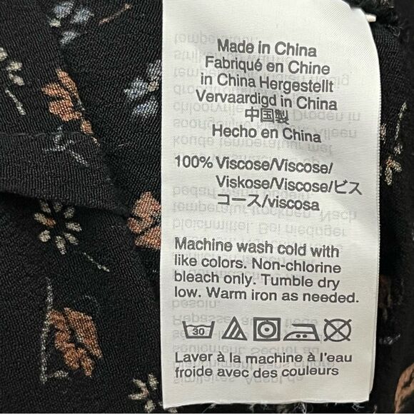 Madewell Wrap-Front Romper in Prairie Posies 4 - Picture 9 of 10